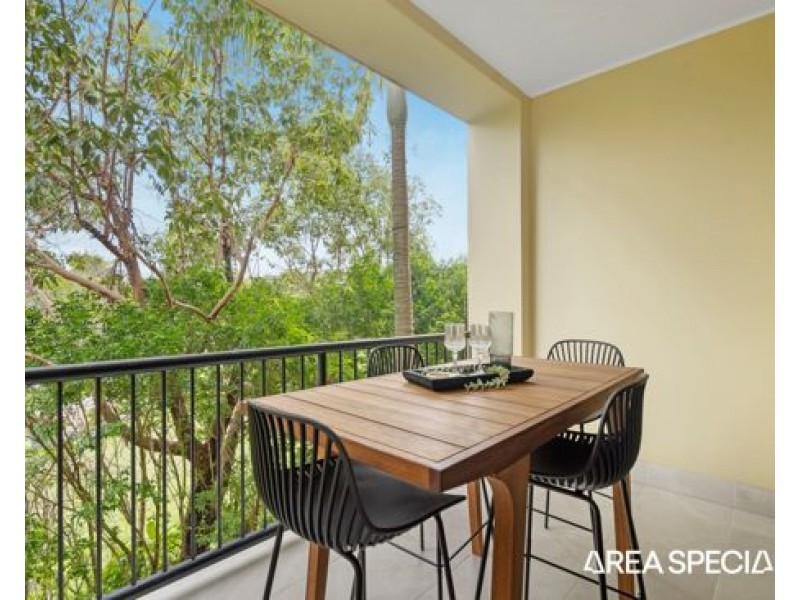 2/2 Tourangeau Crescent, Varsity Lakes QLD 4227