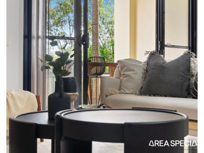 2/2 Tourangeau Crescent, Varsity Lakes QLD 4227