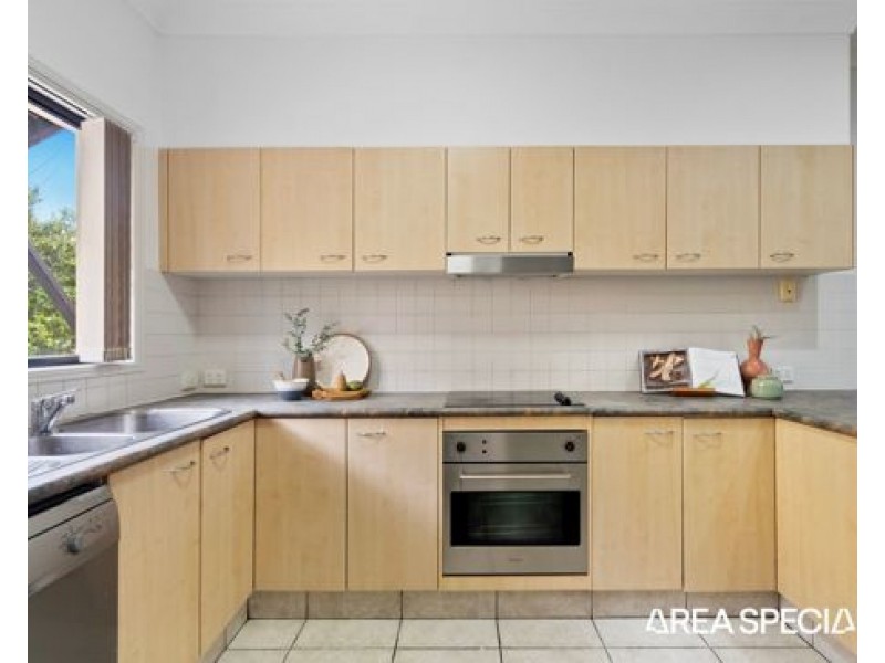 2/2 Tourangeau Crescent, Varsity Lakes QLD 4227