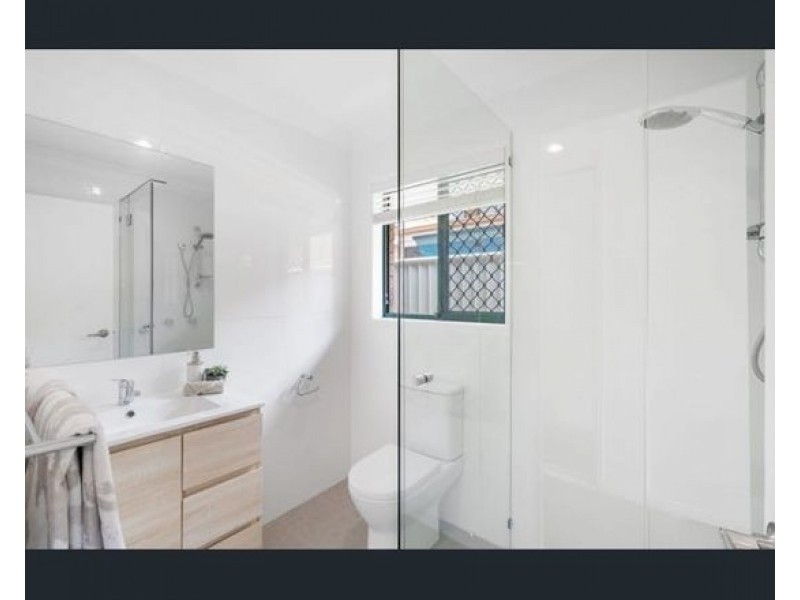 4 Jamieson Drive, Parkwood QLD 4214