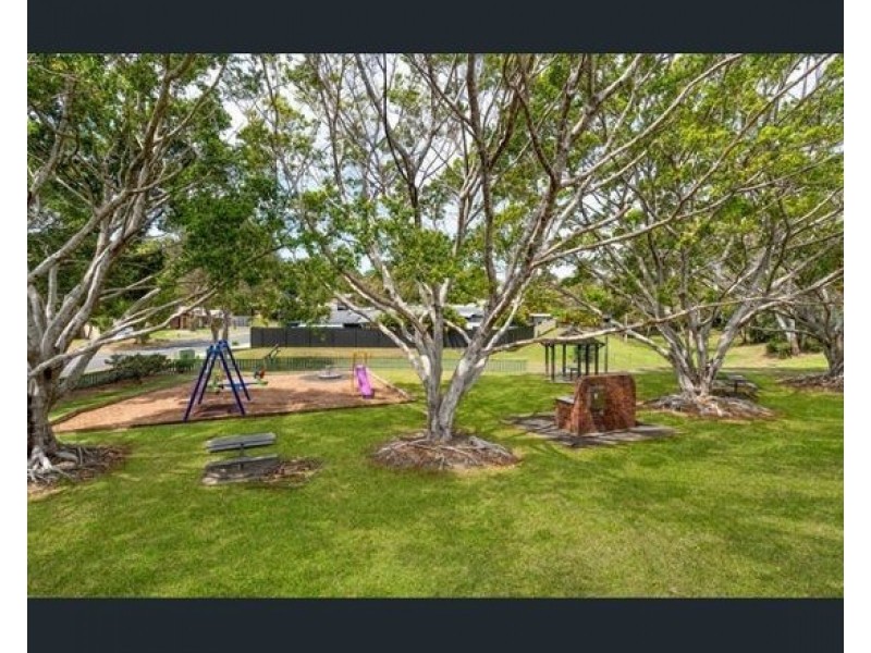 4 Jamieson Drive, Parkwood QLD 4214
