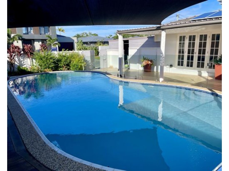 7 Monterey Court, Broadbeach Waters QLD 4218