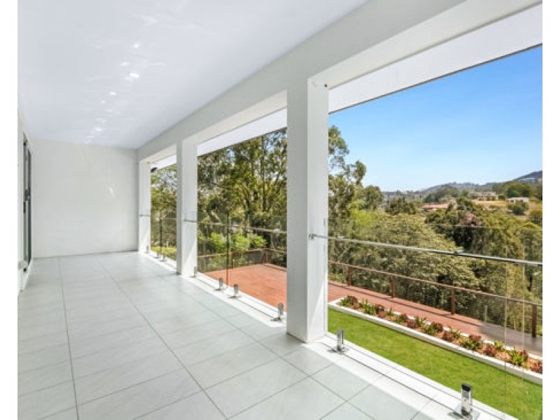 4 Earle Court, Tallai QLD 4213
