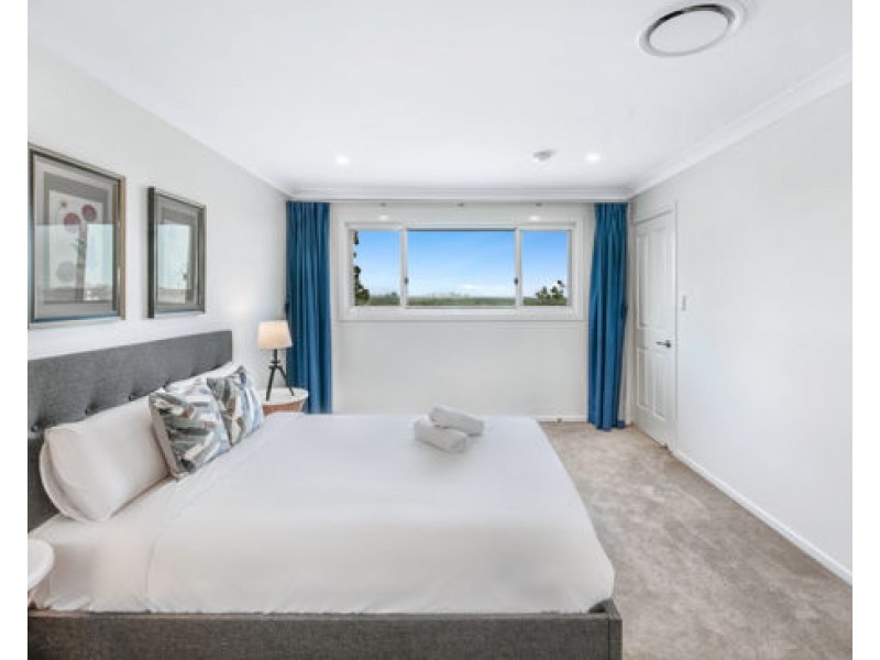 4 Earle Court, Tallai QLD 4213