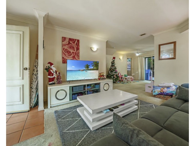 Unit40/1 Warbler Parade, Varsity Lakes QLD 4227