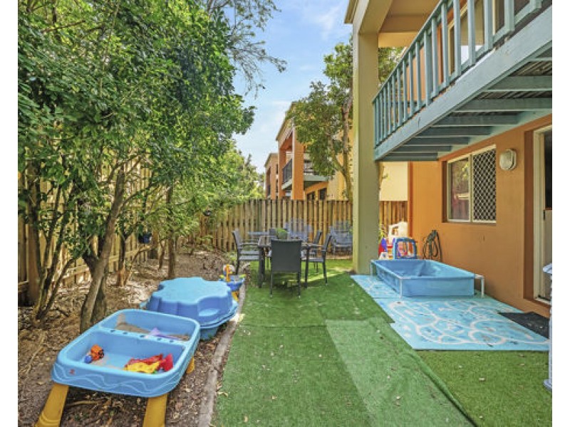 Unit40/1 Warbler Parade, Varsity Lakes QLD 4227