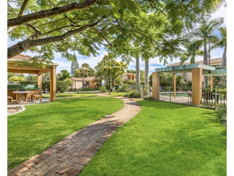 Unit40/1 Warbler Parade, Varsity Lakes QLD 4227