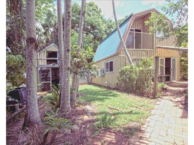 15 Cantal Close, Smithfield QLD 4878