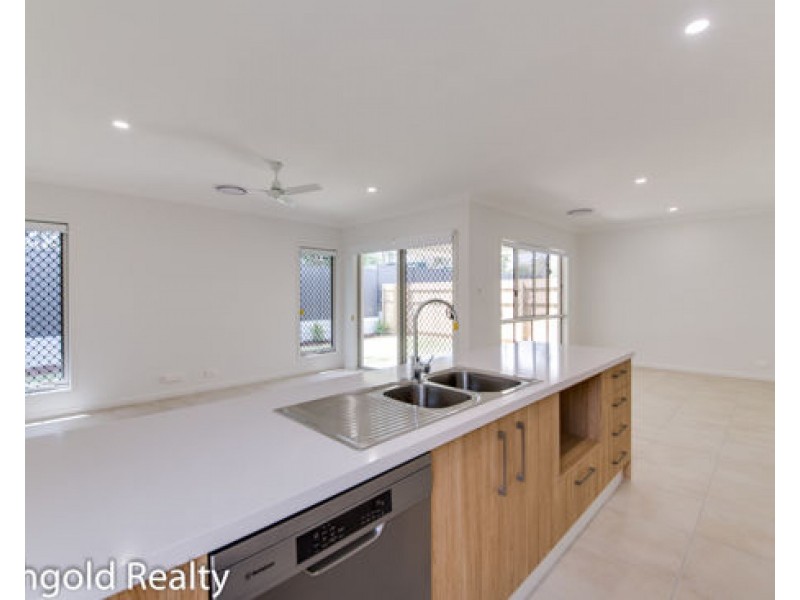 16 Bloomfield Street, Pallara QLD 4110