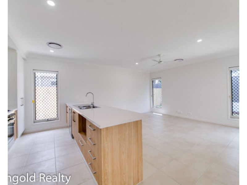 16 Bloomfield Street, Pallara QLD 4110