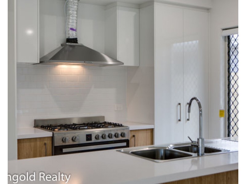 16 Bloomfield Street, Pallara QLD 4110