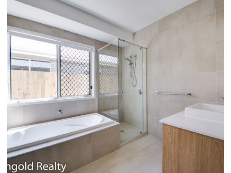 16 Bloomfield Street, Pallara QLD 4110