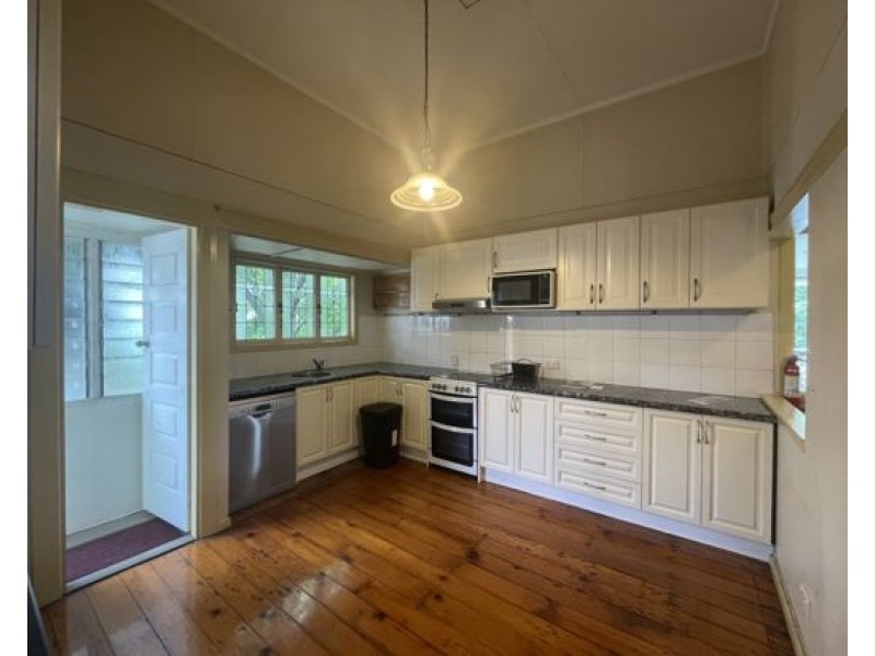2/9 Morrissey Street, Woolloongabba QLD 4102