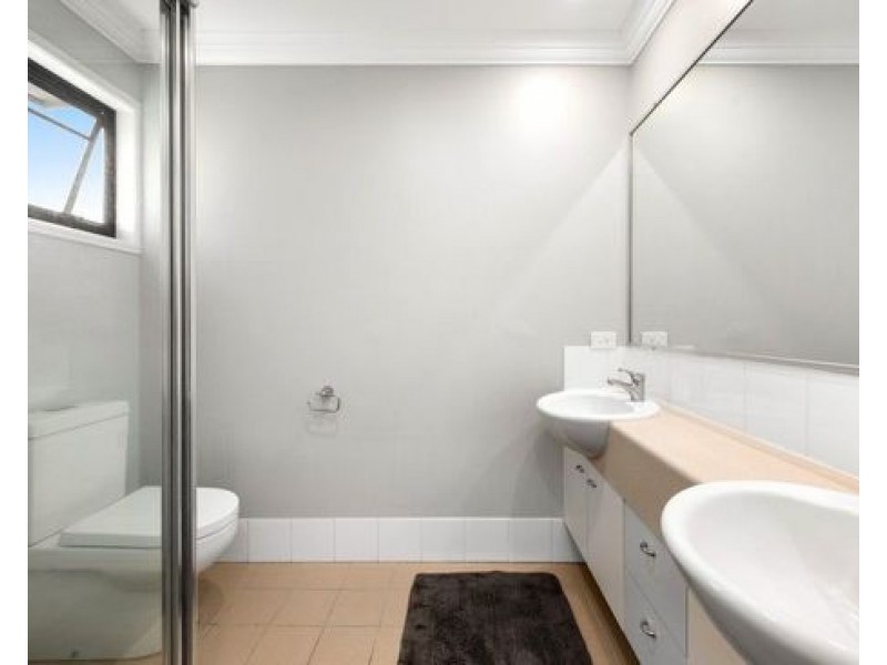 4 Aden Street, Albion QLD 4010