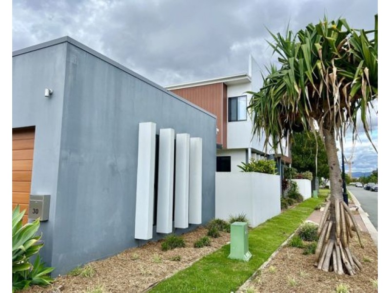 30 Mayfair Lane, Hope Island QLD 4212