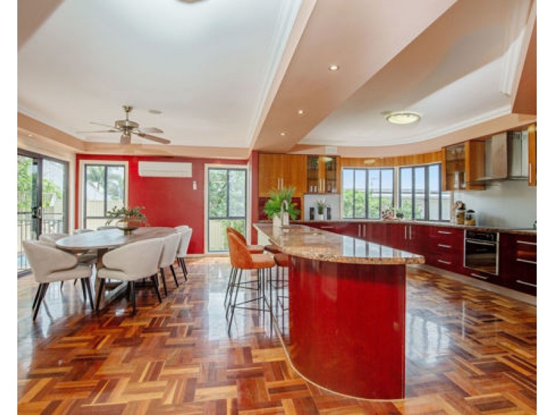 30 Ballah Crescent, Highland Park QLD 4211