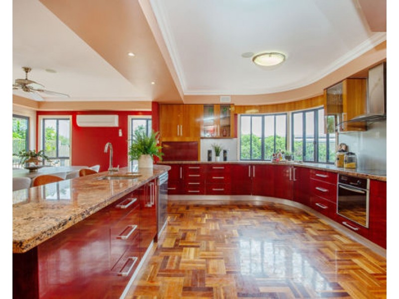 30 Ballah Crescent, Highland Park QLD 4211
