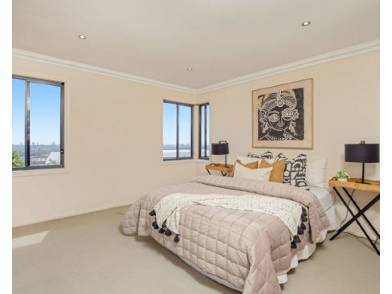 30 Ballah Crescent, Highland Park QLD 4211