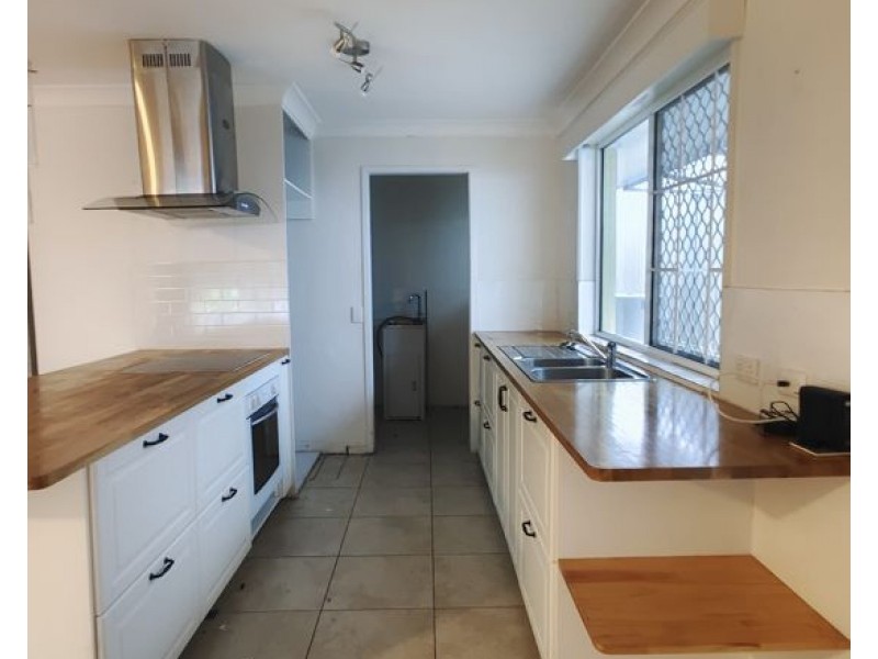 2/34 Cheltonham Drive, Robina QLD 4226