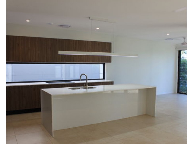 6320 Horizon Court, Hope Island QLD 4212