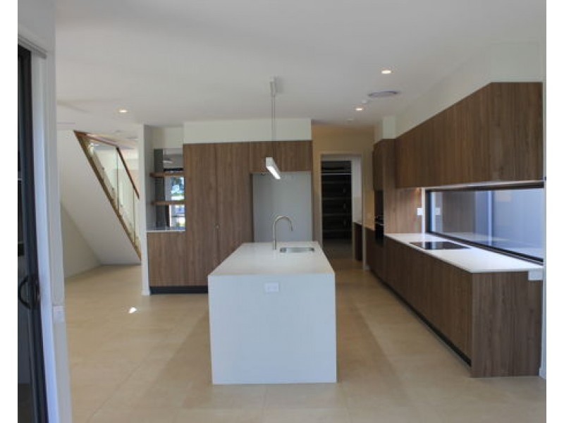 6320 Horizon Court, Hope Island QLD 4212