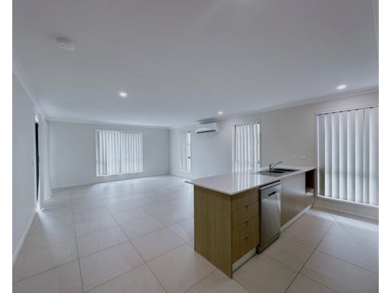 5 Maranoa St, Logan Reserve QLD 4133