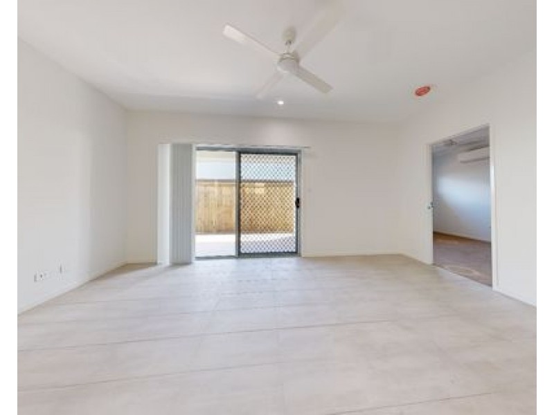 49 Samuel, Calamvale QLD 4116