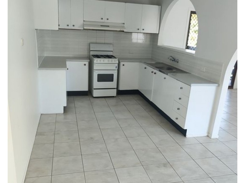 16 leanne Street, Marsden QLD 4132