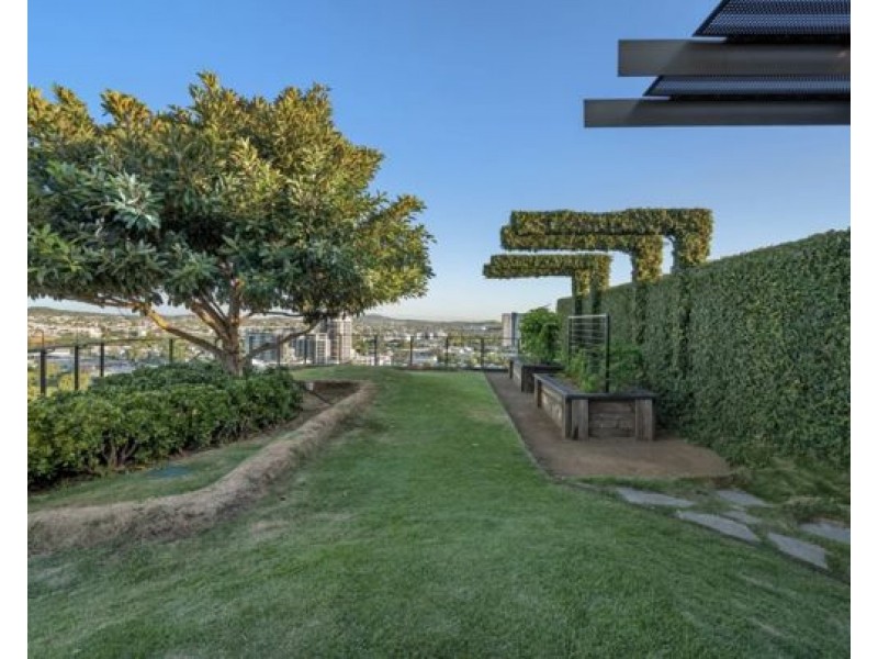 611/62 Logan Road, Woolloongabba QLD 4102
