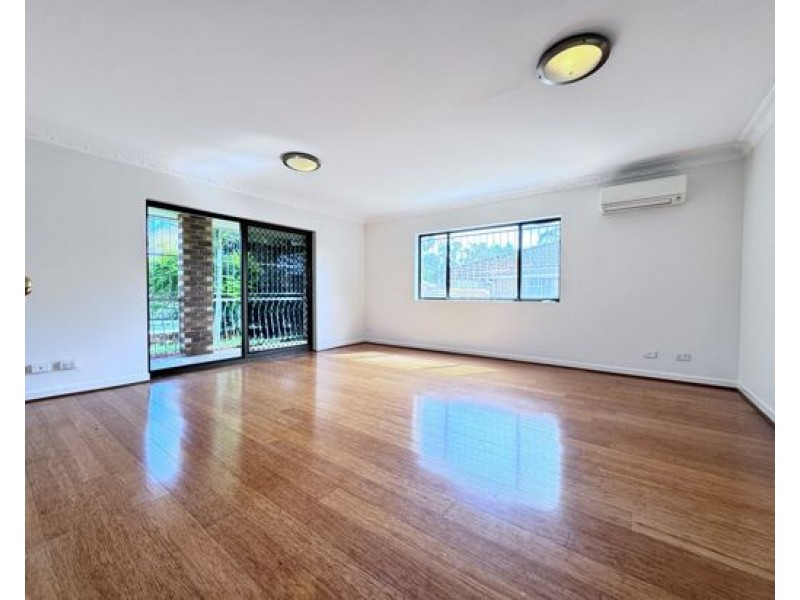 24 Cadogan st, Carindale QLD 4152