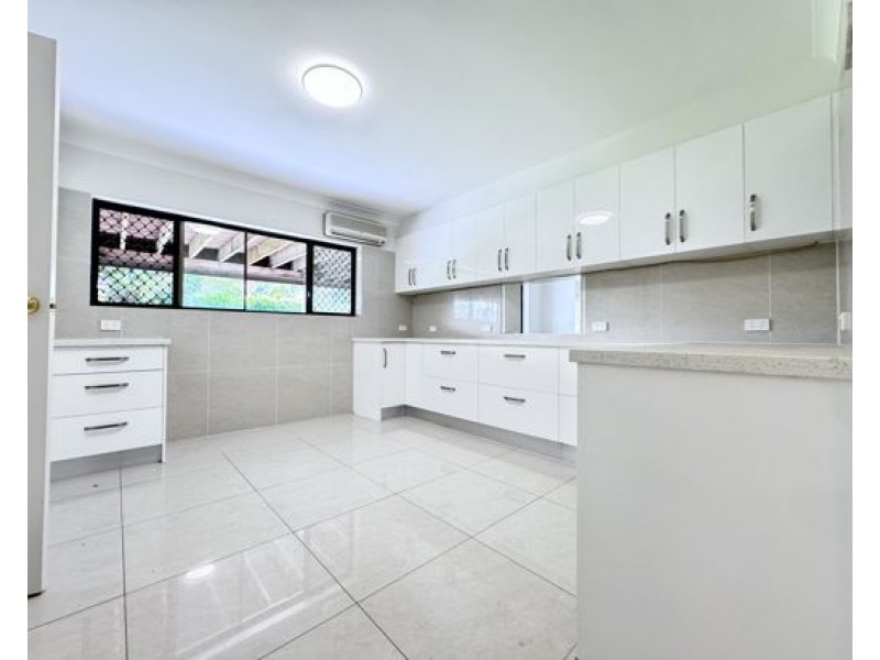 24 Cadogan st, Carindale QLD 4152
