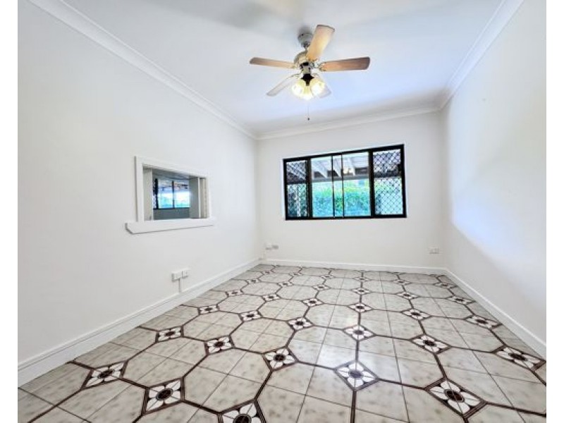 24 Cadogan st, Carindale QLD 4152