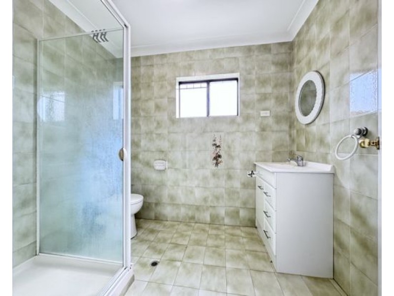 24 Cadogan st, Carindale QLD 4152