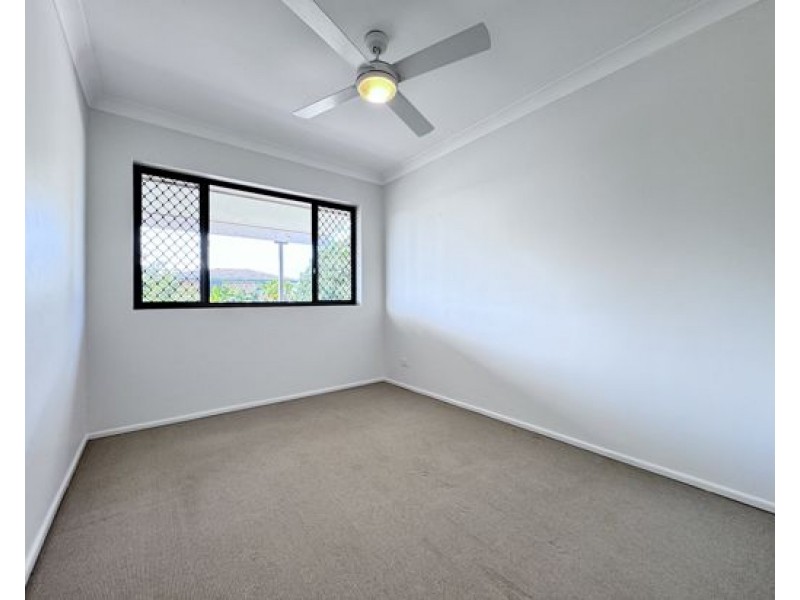 24 Cadogan st, Carindale QLD 4152