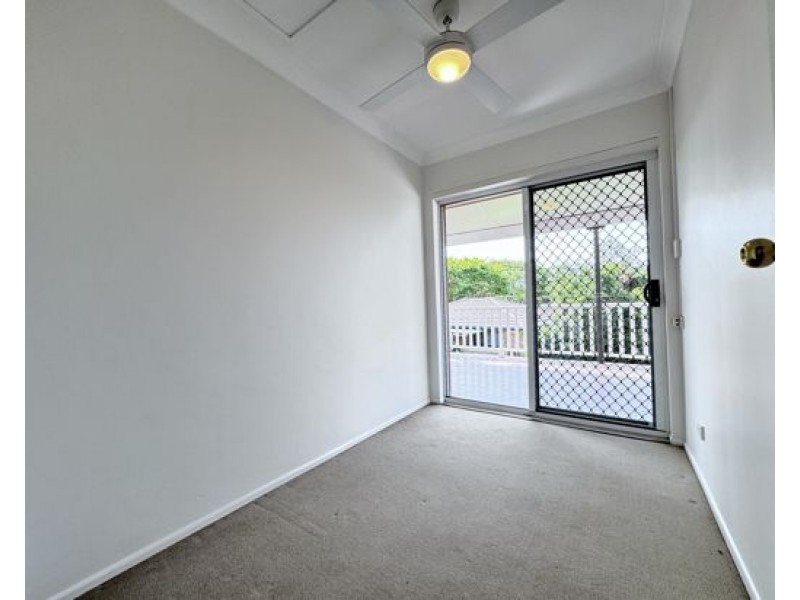 24 Cadogan st, Carindale QLD 4152