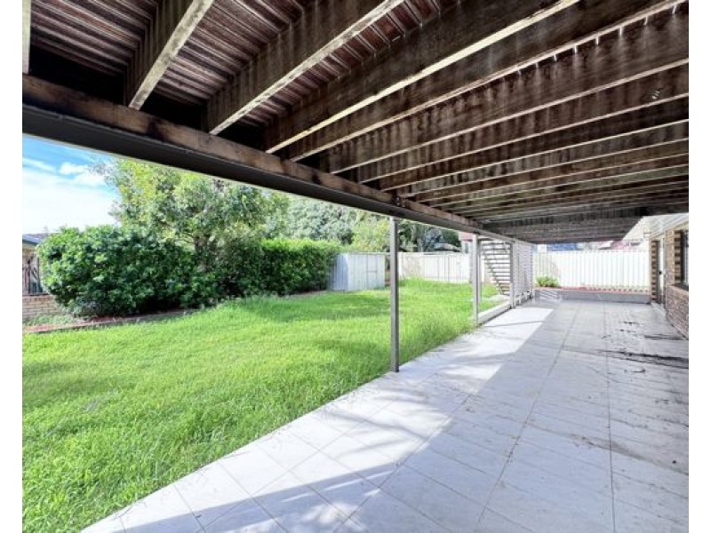 24 Cadogan st, Carindale QLD 4152