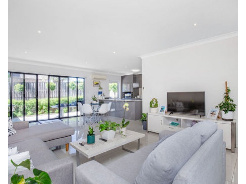 27/2 Bourton Road, Merrimac QLD 4226