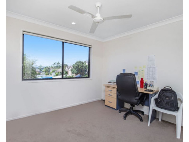 27/2 Bourton Road, Merrimac QLD 4226