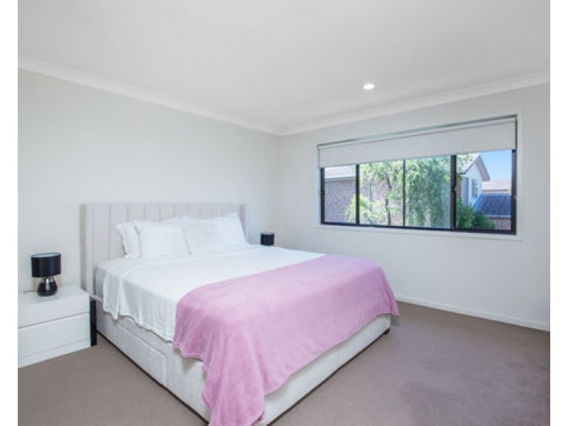27/2 Bourton Road, Merrimac QLD 4226