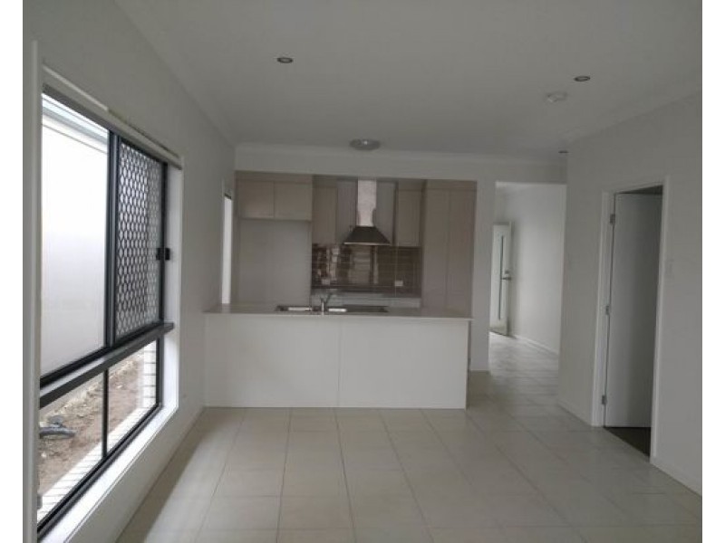 4 Mount french street, Park Ridge QLD 4125