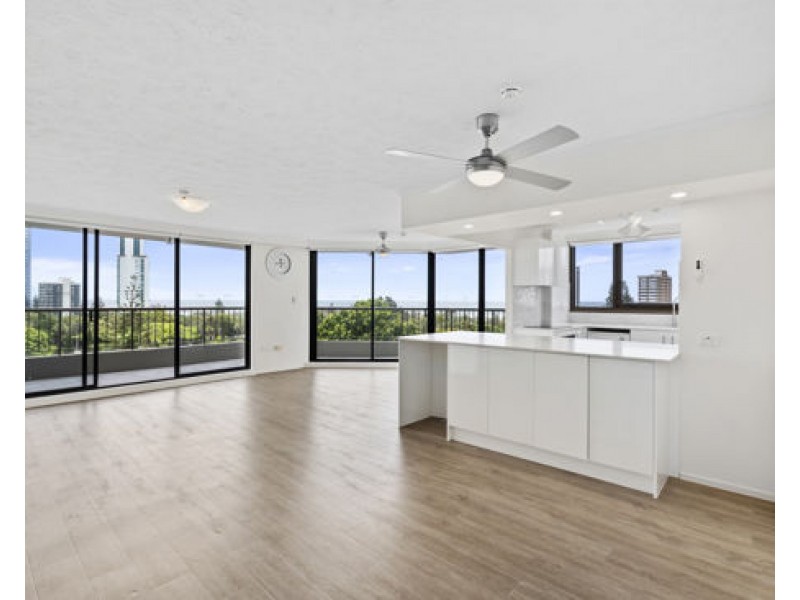 47/5 Admiralty Drive, Paradise Waters QLD 4217