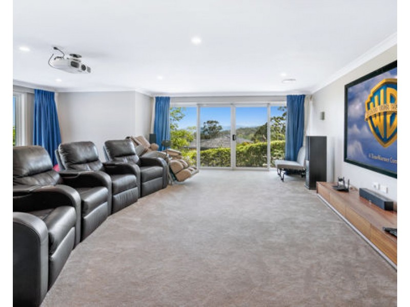 4 Earle Court, Tallai QLD 4213