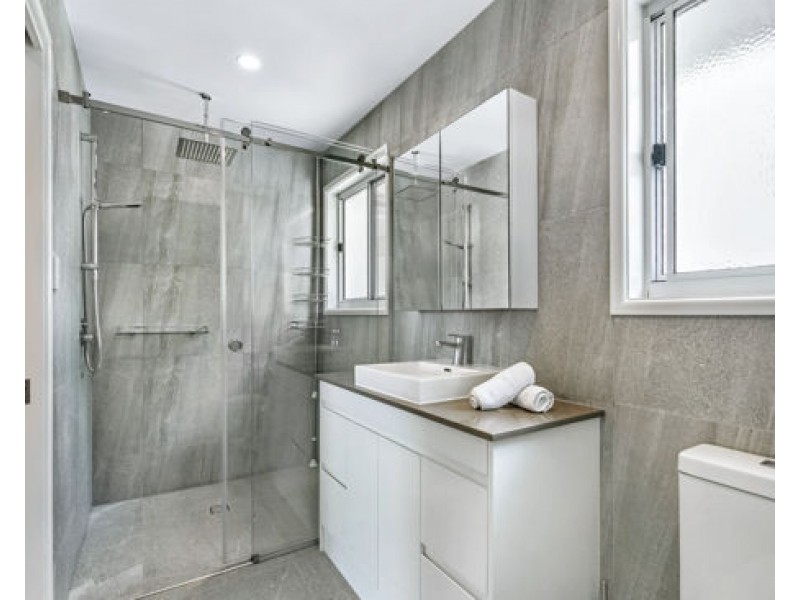 4 Earle Court, Tallai QLD 4213