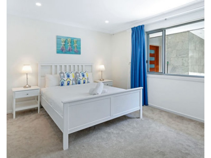 4 Earle Court, Tallai QLD 4213