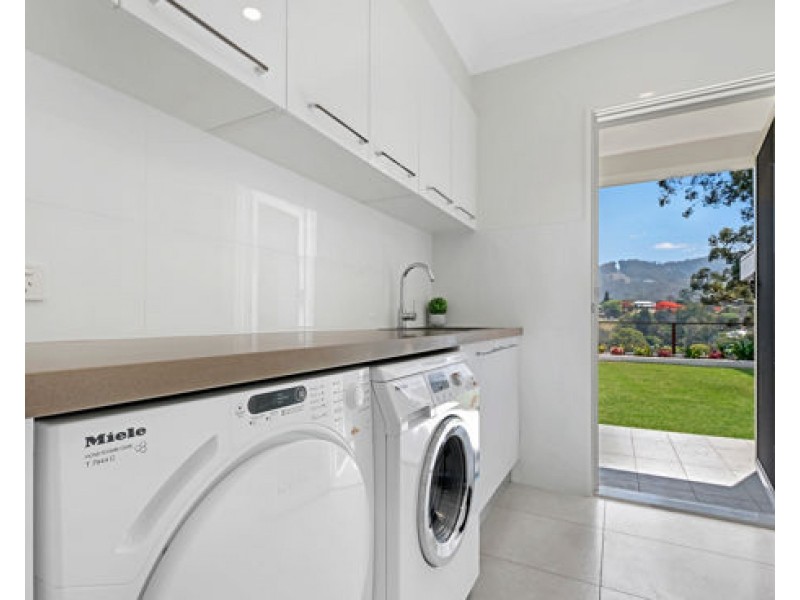 4 Earle Court, Tallai QLD 4213