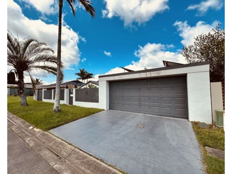 73 Hickey Way, Carrara QLD 4211