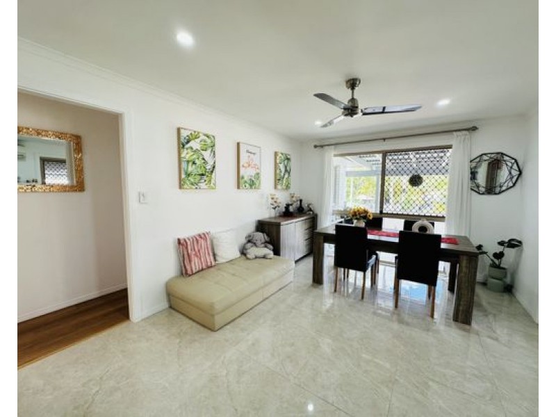 73 Hickey Way, Carrara QLD 4211