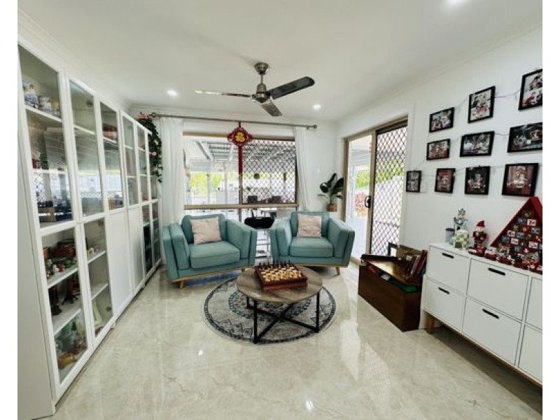 73 Hickey Way, Carrara QLD 4211