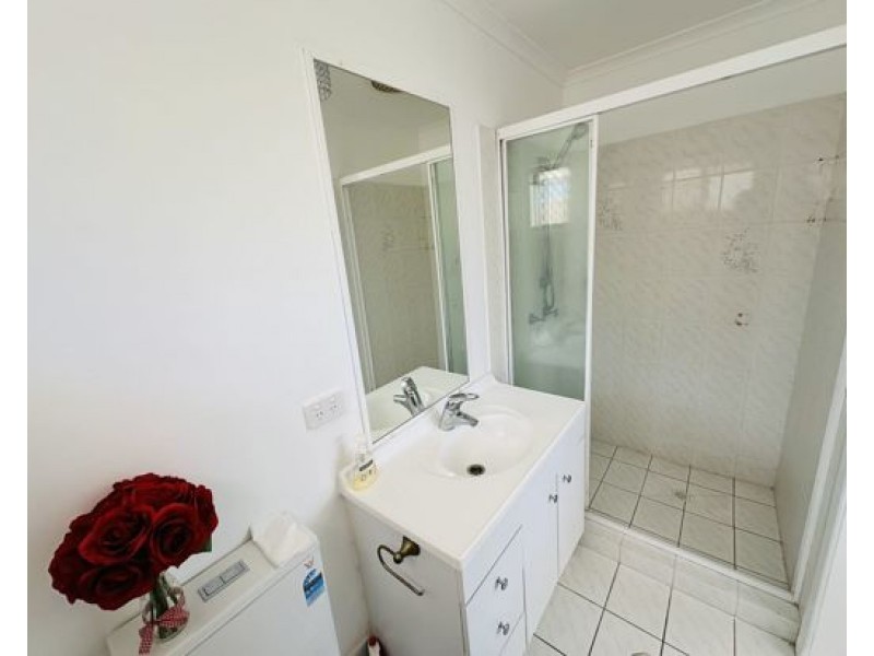 73 Hickey Way, Carrara QLD 4211
