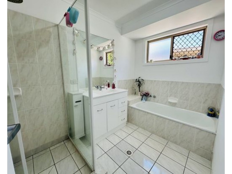 73 Hickey Way, Carrara QLD 4211